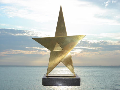 Escultura 'A Estrela' por Cléo Malta — Monumento no Templo da Estrela de Brasília